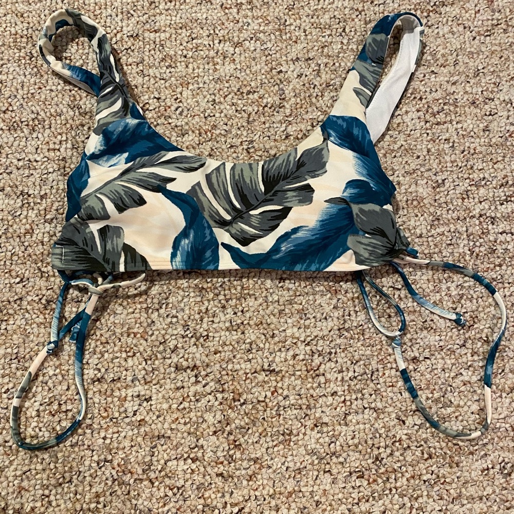 Hollister tropical bikini top
